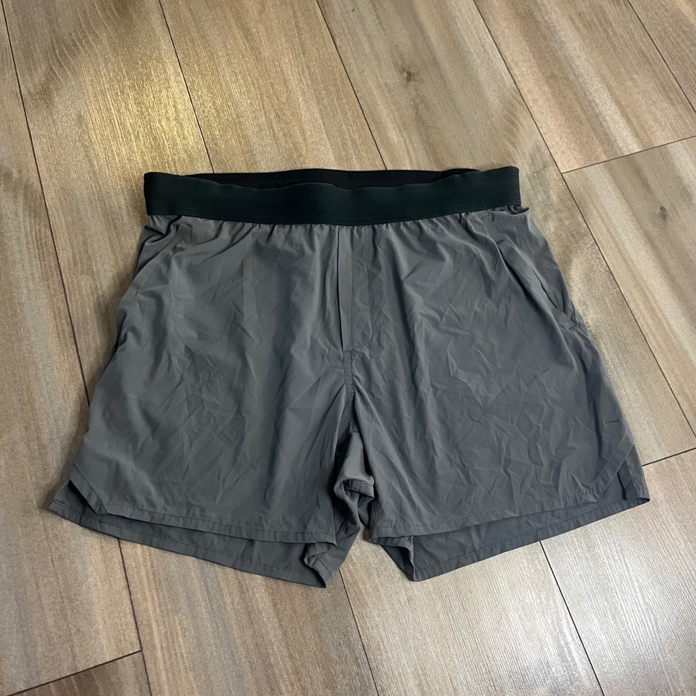 Ten Thousand Interval Short Mens Large Dark Gray 7 Inch Inseam Athletic Training